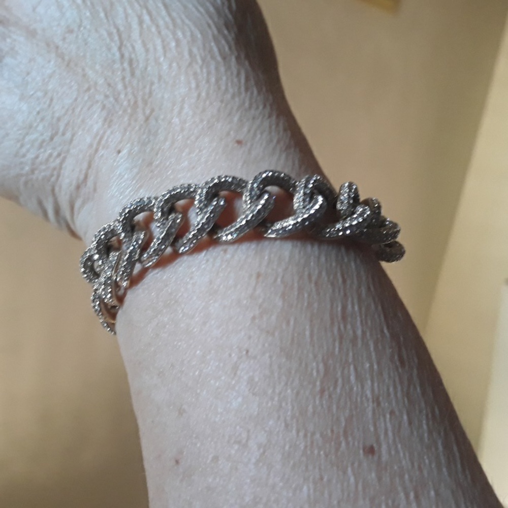 Nadri Bracelet Pave Crystals Authentic 7.5 long. Trendy Links HTF! - Picture 4 of 16